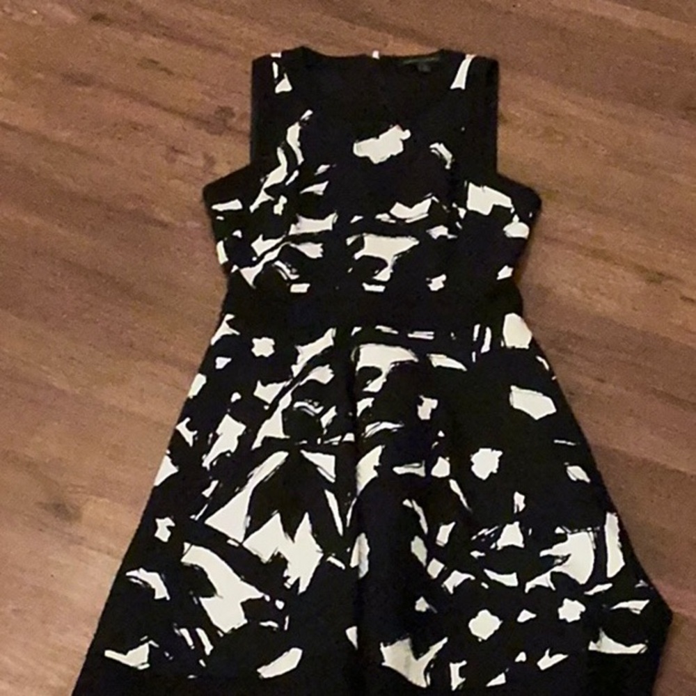 Bell Shaped dress by Banana Republic - Picture 5 of 8